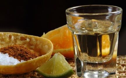 ¿Cuántos litros de mezcal se producen en Puebla?