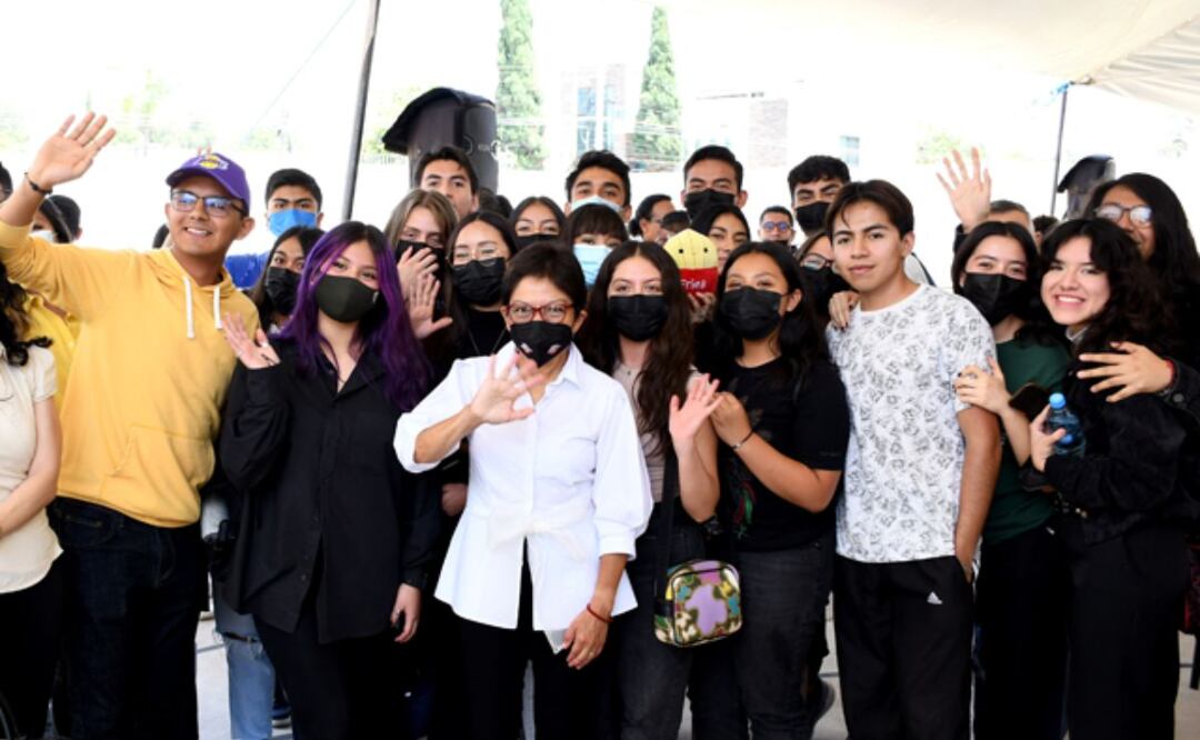 Lilia Cedillo aseguró que el Bachillerato Internacional 5 de Mayo (BI5M) mantiene un alto nivel educativo y sentido de responsabilidad social. | Foto: BUAP