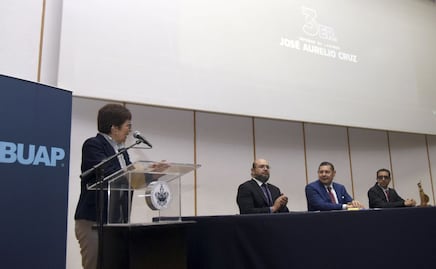 Facultad de Administración de la BUAP entrega la Minerva al Mérito Académico al gobernador electo Alejandro Armenta