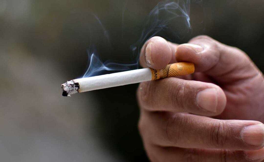 Los comensales poblanos ya no podrán fumar en donde le sirvan alimentos y bebidas a partir del 15 de enero | Foto: Agencia Es Imagen para El Universal Puebla