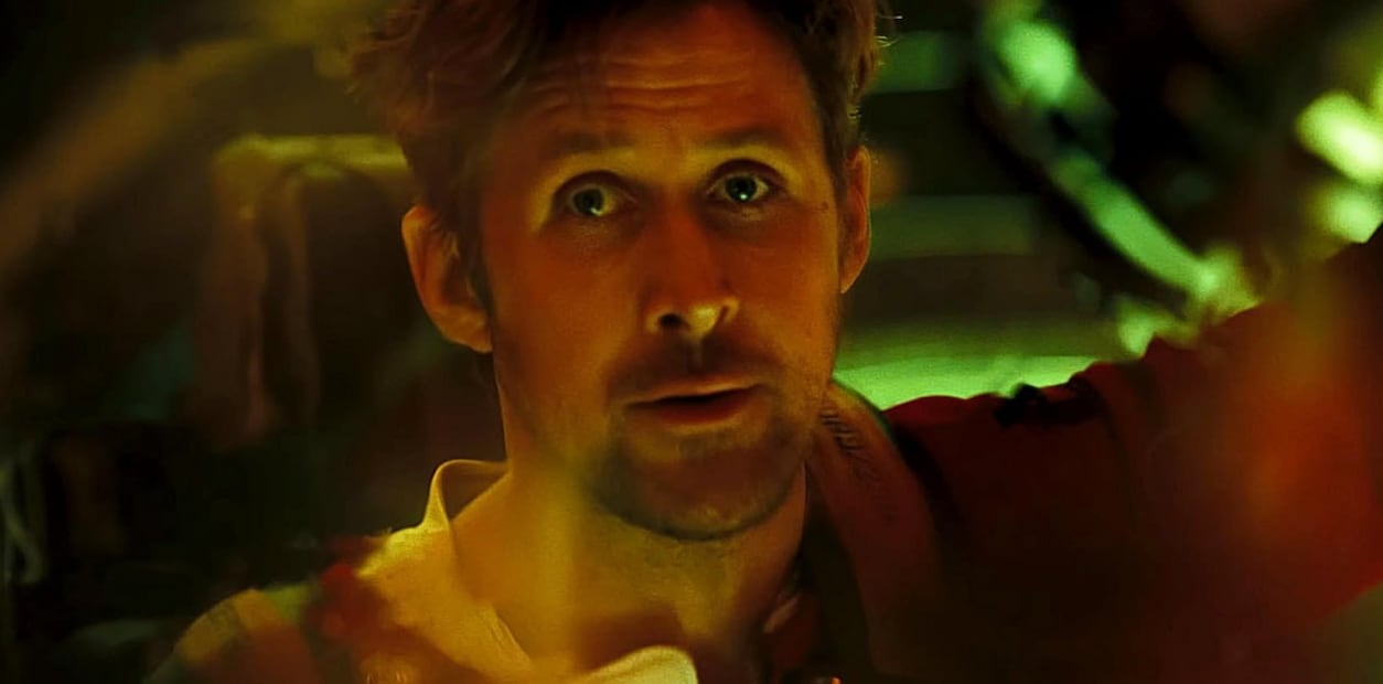 Ryan Gosling interpreta a un carismático profesor en una misión imposible. La actuación de Gosling es uno de los pilares más fuertes del filme | Foto: Metro-Goldwyn-Mayer