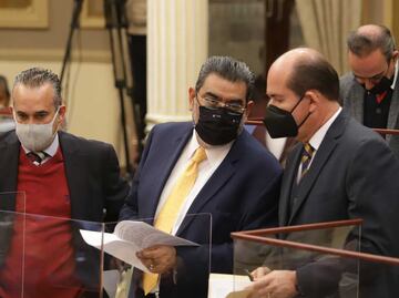 Cobro por alumbrado público enfrenta a partidos en el Congreso