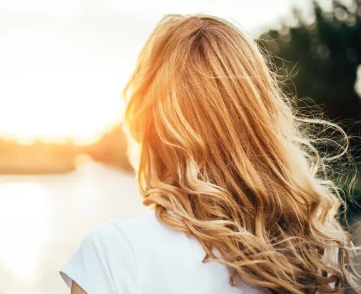 La mejor forma de aclarar tu cabello en casa es utilizar ingredientes naturales que seguro que encontrarás en tu cocina o que encontrarás fácilmente en el supermercado.
Foto: Producción El Universal