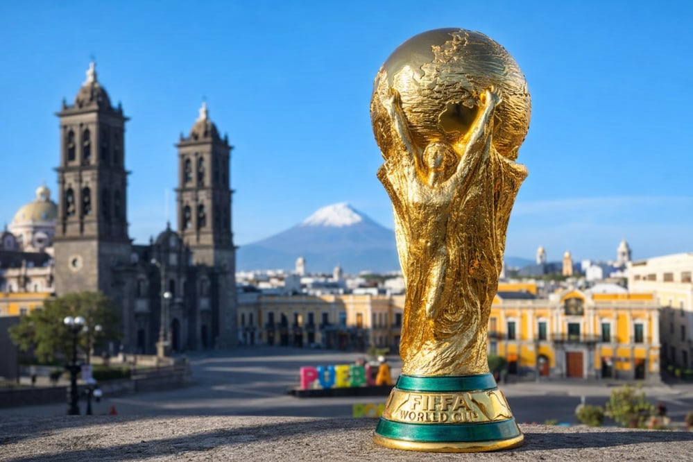 La Copa del Mundo será exhibida en Puebla | Foto: ChatGPT para el Universal Puebla