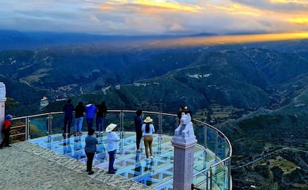 Mirador a 370 metros de altura desafía a turistas en Puebla