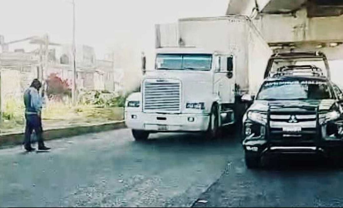 El trailero se salvó de puro milagro de los asaltantes | Foto: Especial