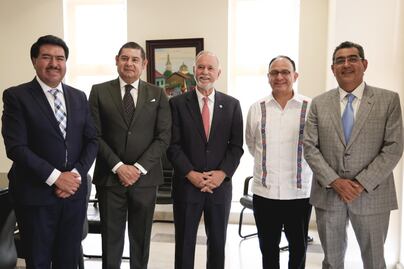 Sergio Salomón y Alejandro Armenta firman convenio con la Universidad de Nueva York