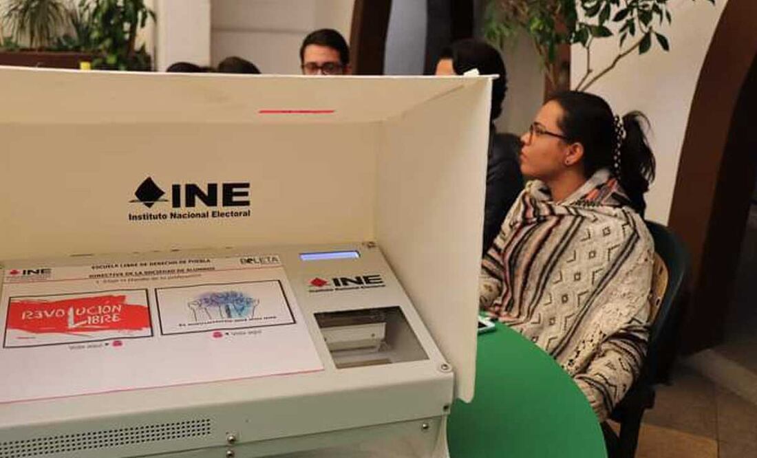 Estas son las urnas electrónicas con las que se han hecho pruebas piloto en Puebla | Foto: AGENCIA ES IMAGEN PARA EL UNIVERSAL PUEBLA