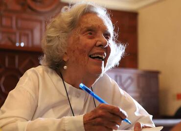 Defiende Elena Poniatowska consulta de revocación