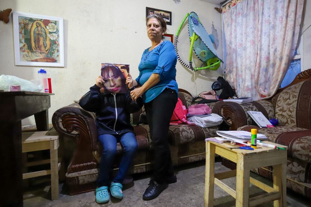 María Eugenia cuida de su nieta ante la desaparición de su hija Fabiola | Es Imagen