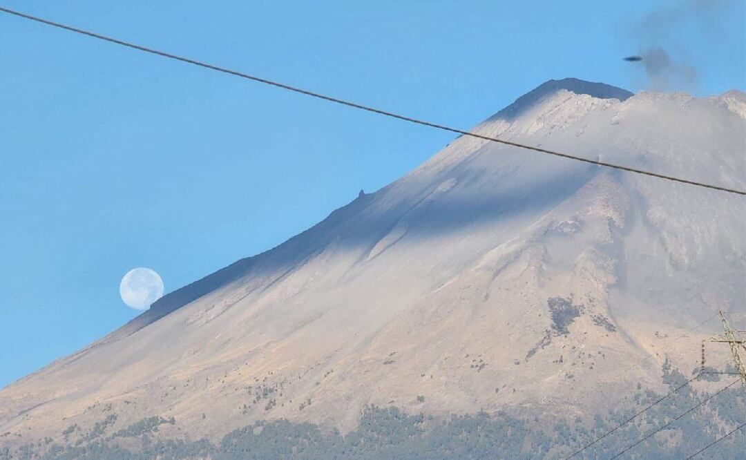 Dicen que en el Popocatépetl los OVNIS se cargan de energía | Foto: Twitter Karla García