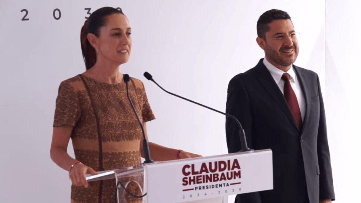 También anunció el lanzamiento de una beca para niños, niñas y jóvenes estudiantes de educación básica en escuelas públicas, y detalló el programa de tamizaje para adultos mayores y personas con discapacidad, quienes recibirán asistencia médica en sus hogares.

Foto: Producción El Universal Puebla