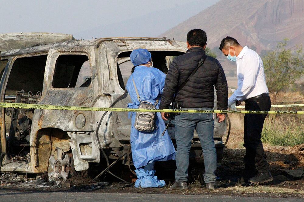 Calcinan a hombre dentro de auto en San Pedro Cholula