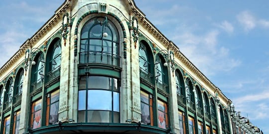 ¿Este histórico edificio de Puebla fue construido con pedazos de la Torre Eiffel?