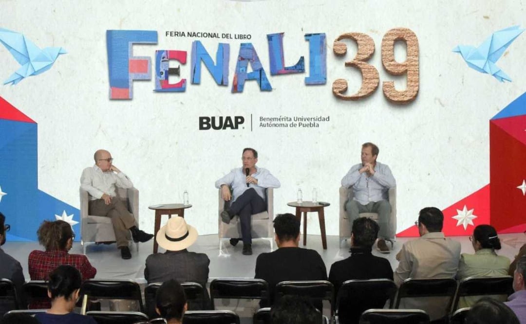 Los precursores del movimiento literario del Crack se reunieron en la FENALI | Foto: Buap