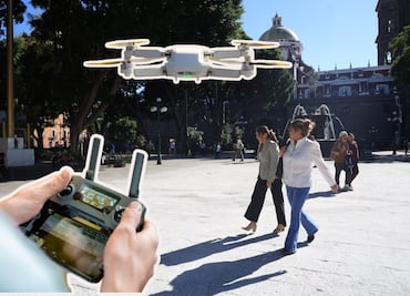 ¿Qué pasa en Puebla? Intriga la presencia de drones en varias colonias