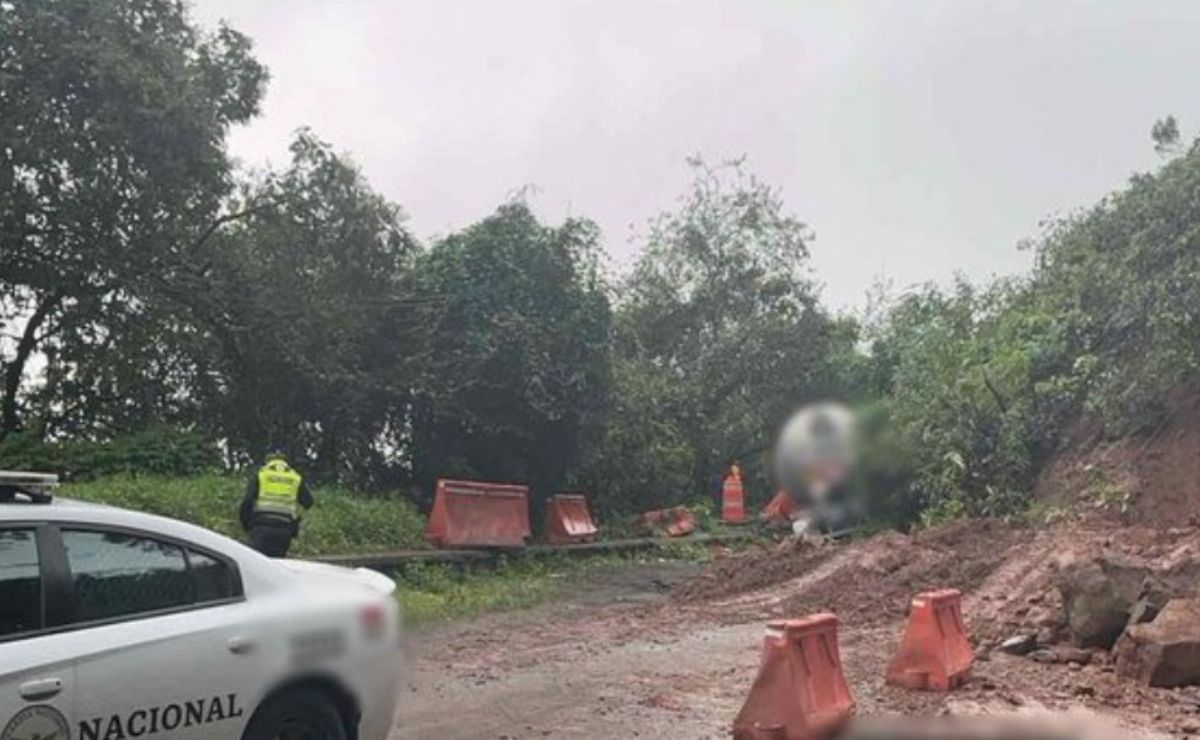 La autopista Puebla-Orizaba está cerrada por derrumbe / Foto: Redes Sociales