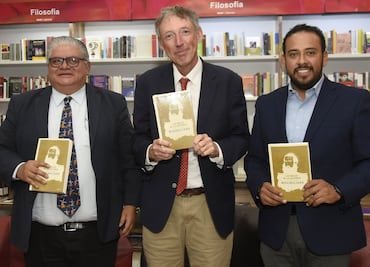 Presentan en la BUAP “Los malos de la historia: Maximiliano”, obra del historiador español, Will Fowler