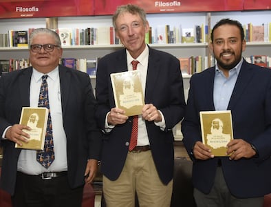 Presentan en la BUAP “Los malos de la historia: Maximiliano”, obra del historiador español, Will Fowler