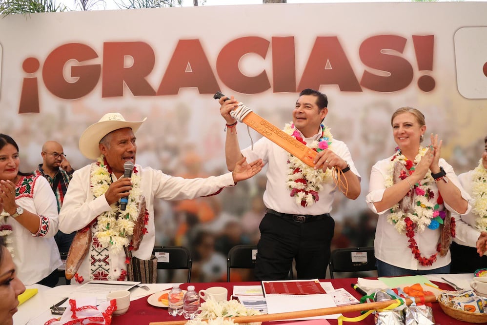 El gobernador electo se reunió con presidentes municipales electos | Foto: Especial