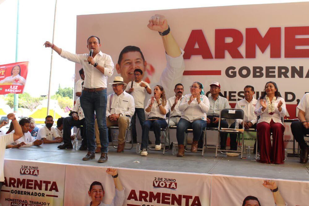 Lalo Castillo estuvo en Acatlán de Osorio / Foto: Especial