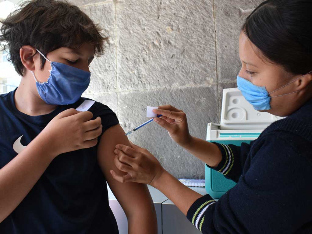 80 papás presentaron amparos para vacunar a sus hijos en Puebla