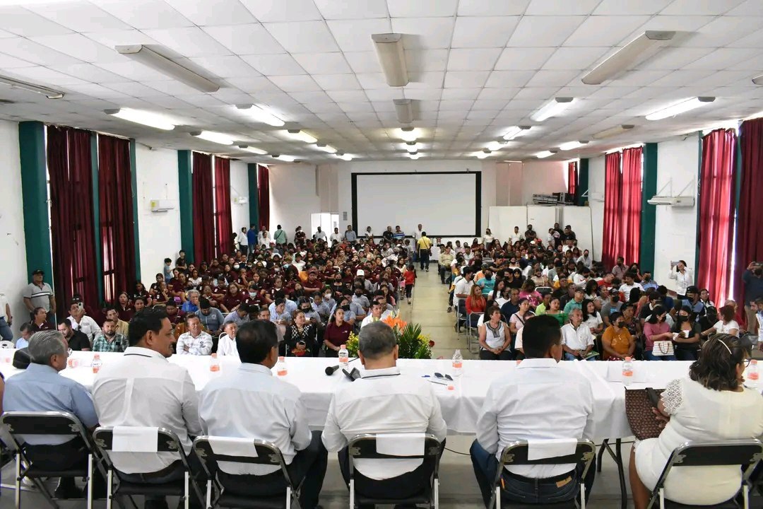 Maestros emprenden cruzada por la democracia interna del SNTE