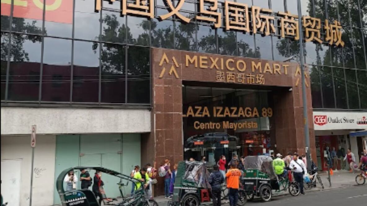 Clausuran Plaza en Avenida Izazaga tras operativo de autoridades. Fuente: Google maps.