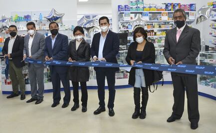 Lilia Cedillo inaugura sucursal de Farmacias Fleming en Chignahuapan