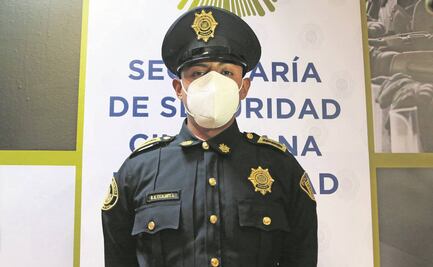 Policía Spiderman toma con humor apodo tras evitar un suicidio