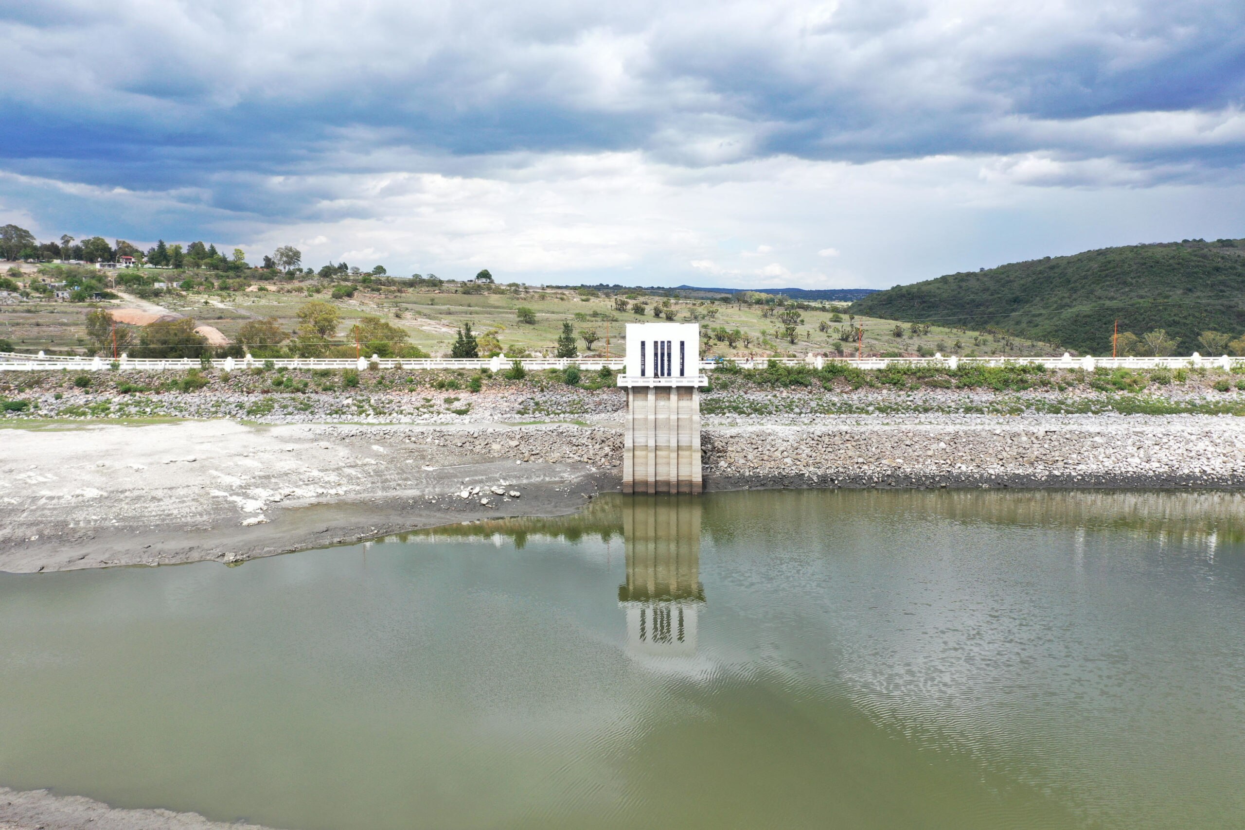 En México, existen 210 presas destinadas al almacenamiento de agua, sin embargo, son 180 las que concentran el 82% del líquido. 

Foto: Producción El Universal Puebla