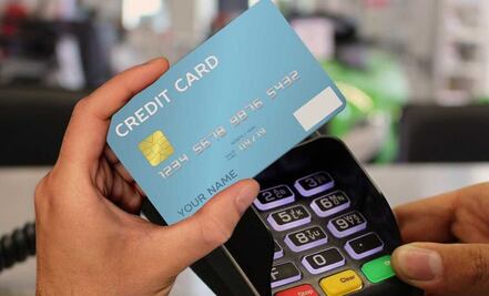 ¿Qué hacer si tienes cargos no reconocidos en tu tarjeta de débito?