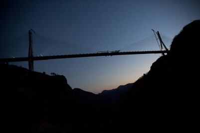 Falta iluminación en 90% de los puentes operados por Capufe