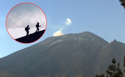 VIDEO Excursionistas se arriesgan y escalan el volcán Popocatépetl