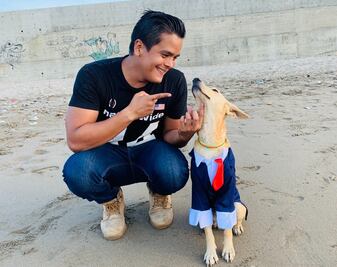 Jefferson Rescata llega a Puebla para intentar salvar a perritos que cayeron al socavón
