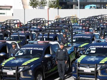 Entrega Lalo Rivera 156 nuevas patrullas