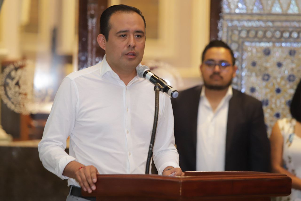 El presidente del Congreso de Puebla, Eduardo Castillo, invitó a esta carrera con causa social | Es Imagen para El Universal Puebla