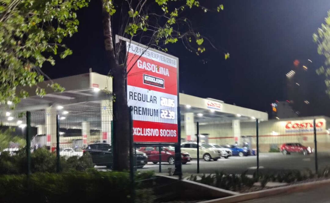 Estación de gasolina Costco en Agelópolis. Foto: Demian Magallán