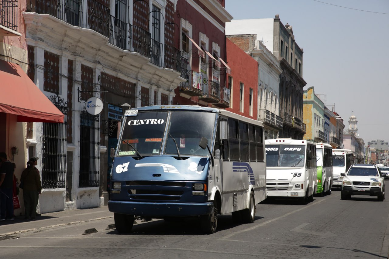 Debido a las obras del Ayuntamiento, algunas rutas tuvieron que suspender el servicio en el Centro Histórico | Foto: Agencia Es Imagen para El Universal Puebla
