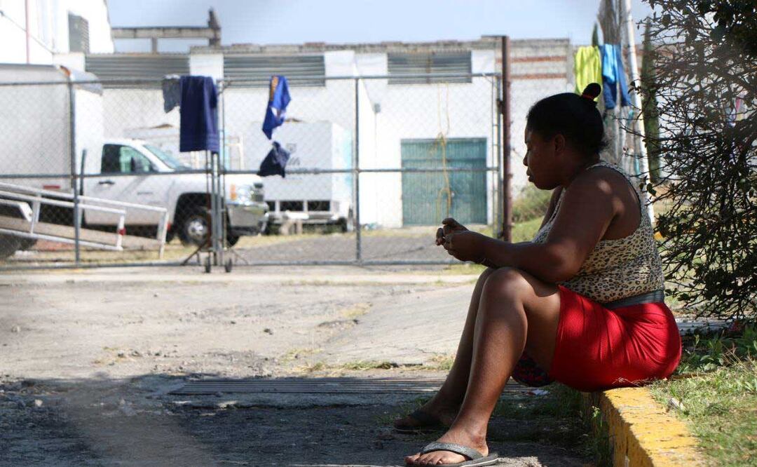 Migrantes han narrado los tratos crueles y degradantes que reciben en las estaciones migratorias de Puebla | Foto: Agencia Es Imagen para El Universal Puebla