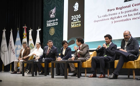 Analizan impacto de dispositivos digitales en niños y jóvenes en el Foro Regional Centro-Sur
