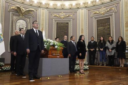 Despiden a Miguel Barbosa en el Congreso de Puebla