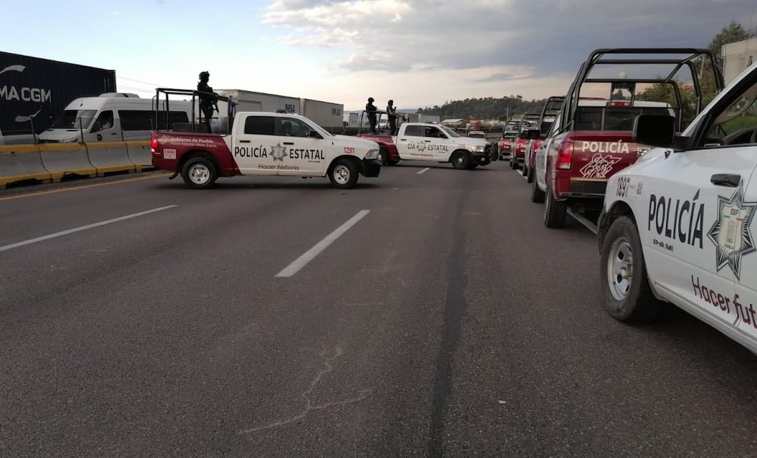 Las cuatro personas detenidas serán investigadas por daños en propiedad ajena, ataques a la autoridad y a las vías de comunicación | Agencia Es Imagen para El Universal Puebla