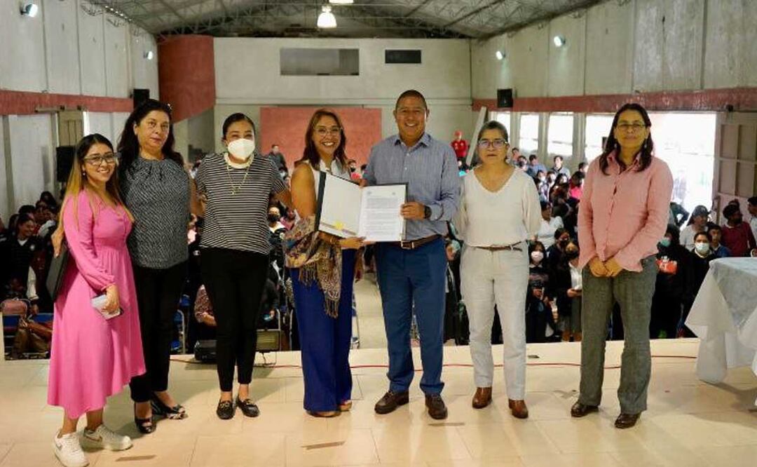 Autoridades de Guadalupe Victoria y de la UNAM suscriben convenio | Foto: Ayuntamiento de Guadalupe Victoria