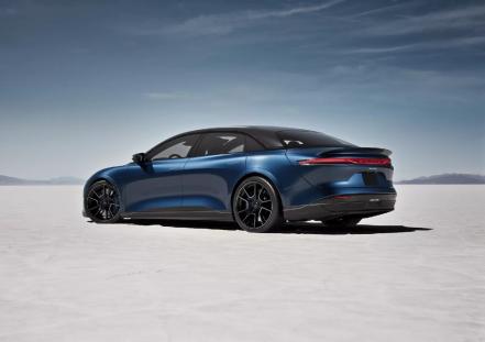 Lucid Motors lanza Sapphire, un muscle car eléctrico 