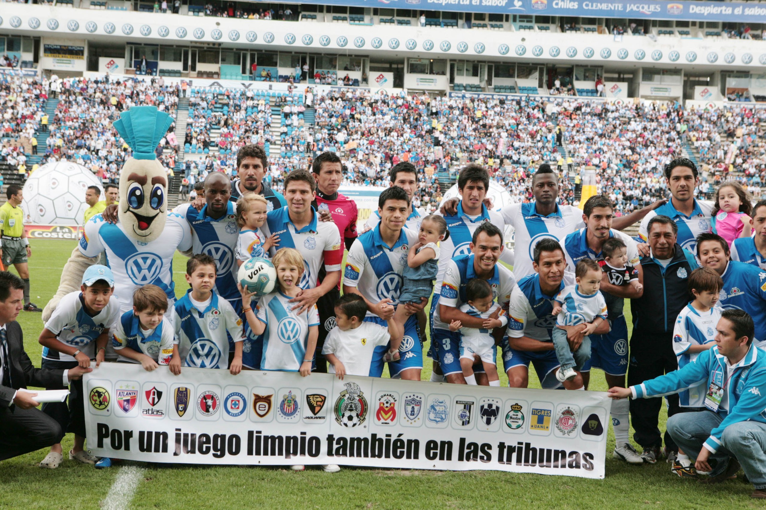 Por esta razón, el uniforme del Puebla FC tiene una franja