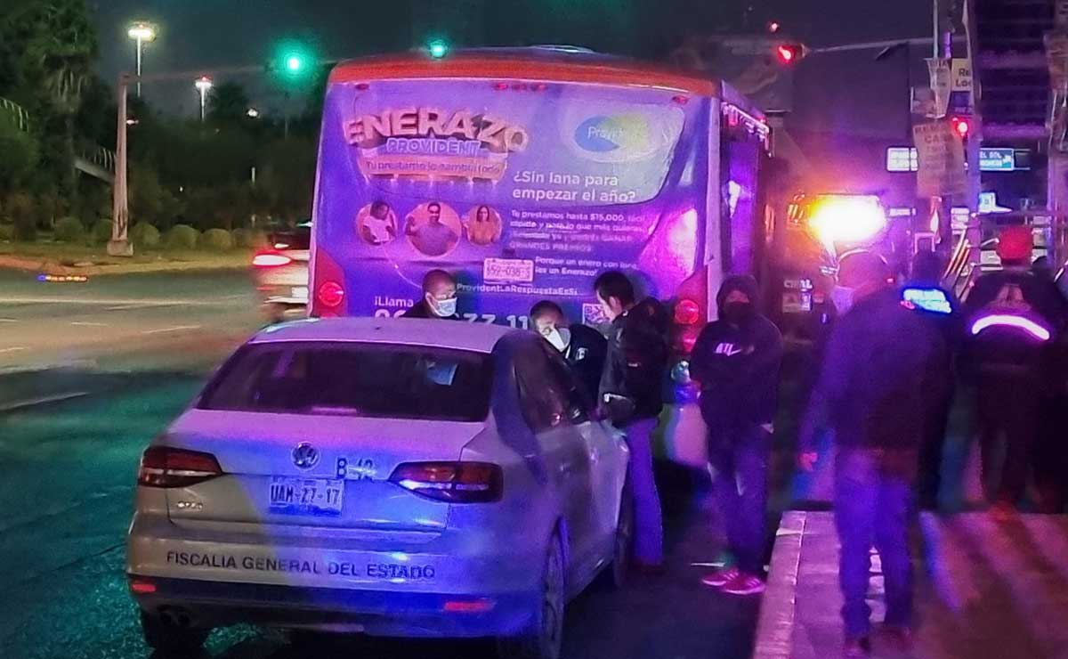 Automovilista balea ruta Malacatepec y una pasajera muere