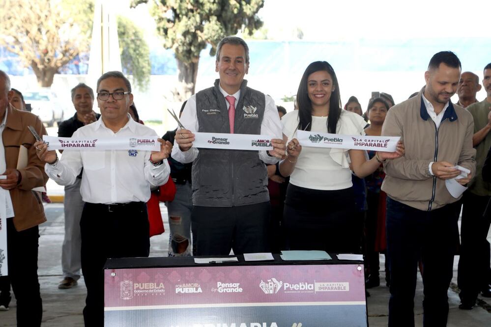 Pepe Chedraui entregó un nuevo techado en primaria y secundaria