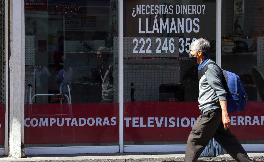 Ten cuidado con el contrato que firmas antes de empeñar tu prenda, pide la Profeco | Foto: Agencia Es Imagen para El Universal Puebla