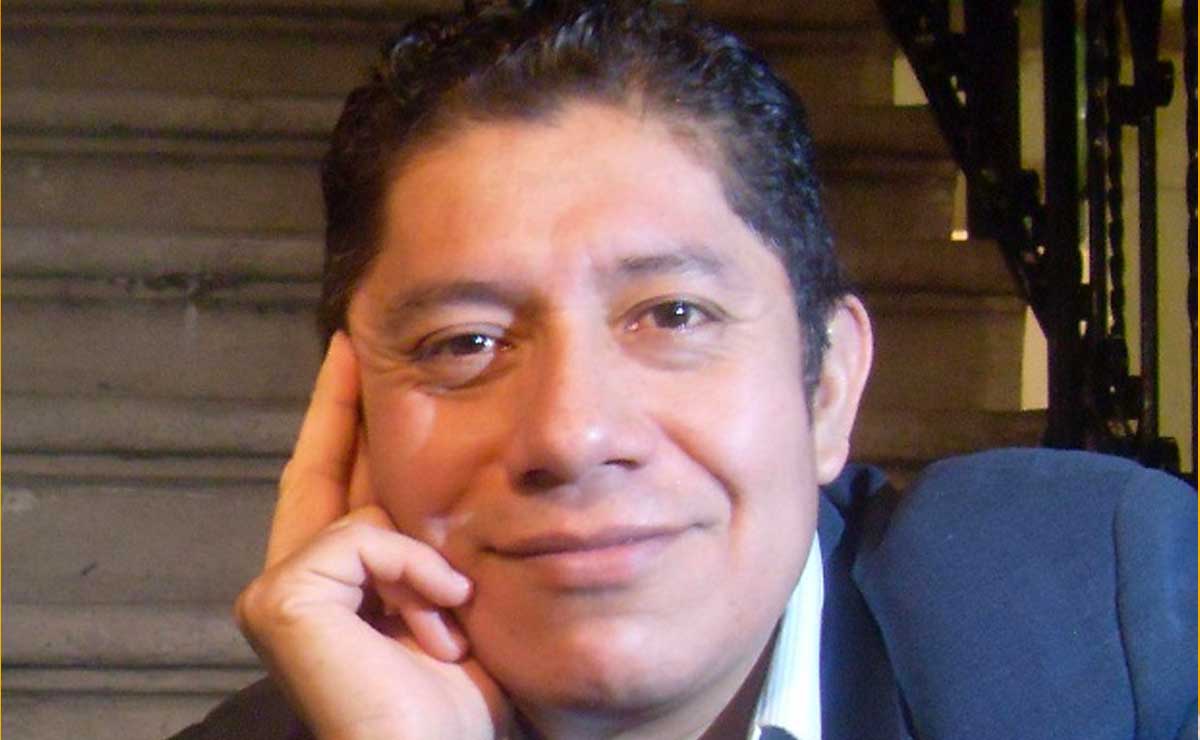 De Tehuacán para el mundo: escritor lleva su poesía a Corea